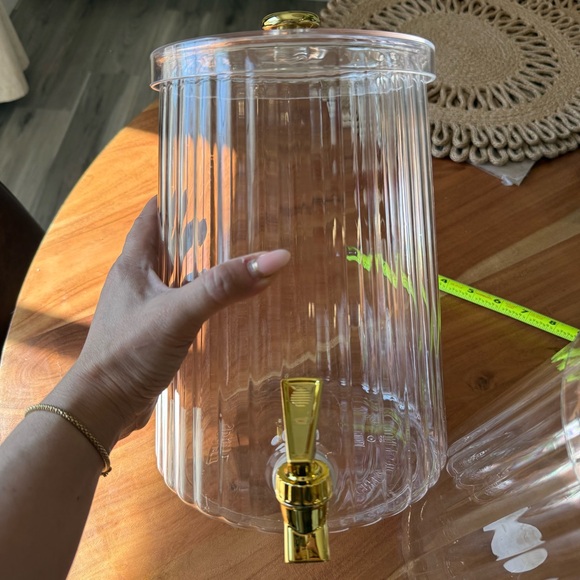Plastic Clear Beverage Dispensers with Gold Accents - Picture 8 of 8